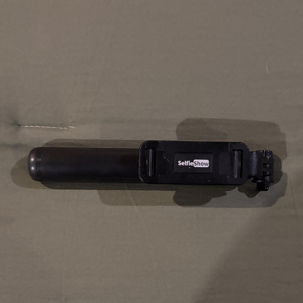 SelfieShow Black Selfie Stick